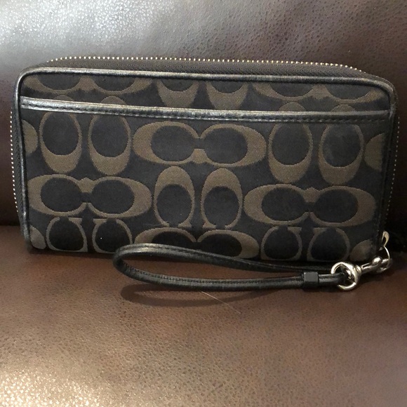 COACH POPPY Continental Full Silver Zip Jacquard C Black Brown Wallet Wristlet - Picture 3 of 15